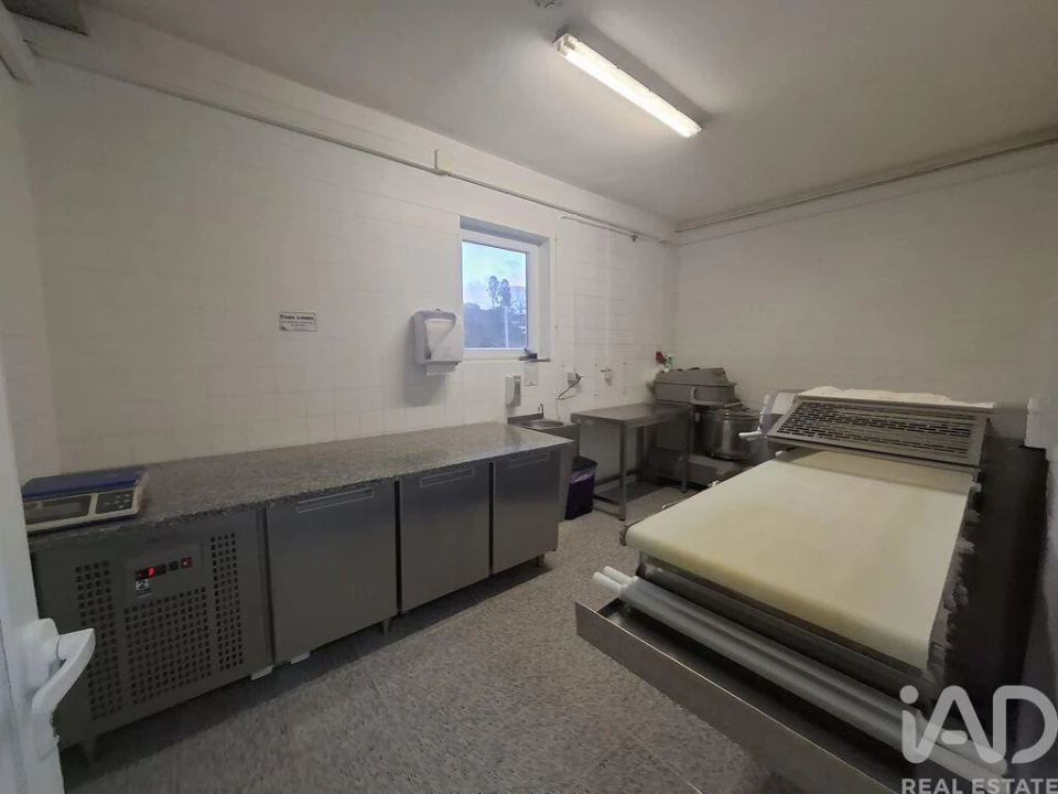 Loja para Venda em Pena, Quintã e Vila Cova Foto 4