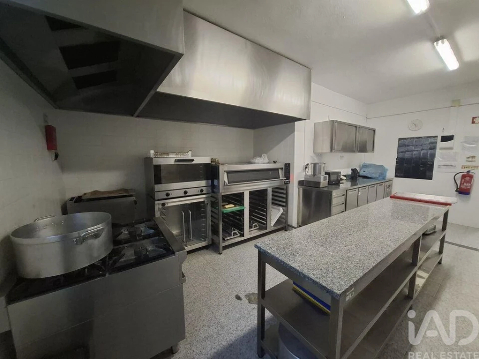 Loja para Venda em Pena, Quintã e Vila Cova Foto 1