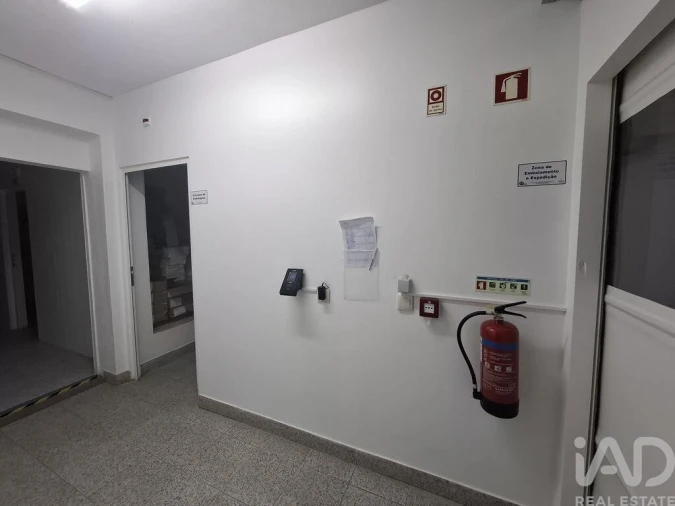 Loja para Venda em Pena, Quintã e Vila Cova Foto 14