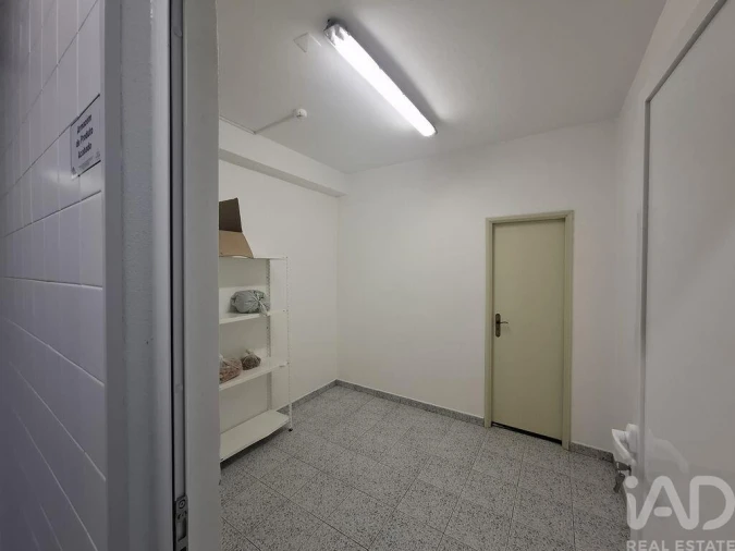 Loja para Venda em Pena, Quintã e Vila Cova Foto 17