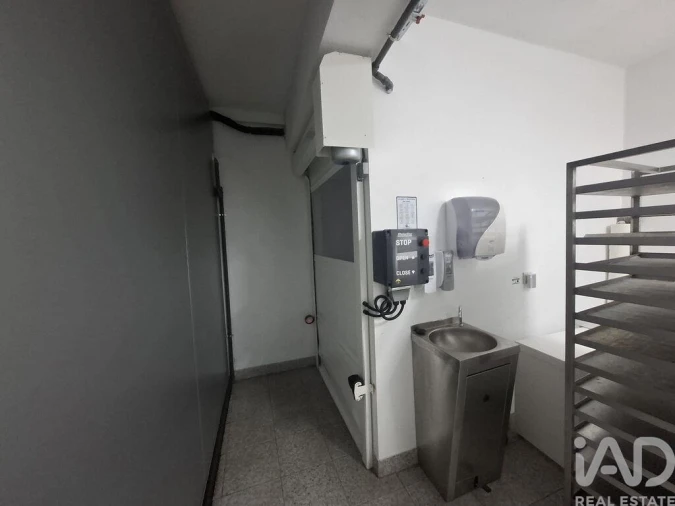 Loja para Venda em Pena, Quintã e Vila Cova Foto 9