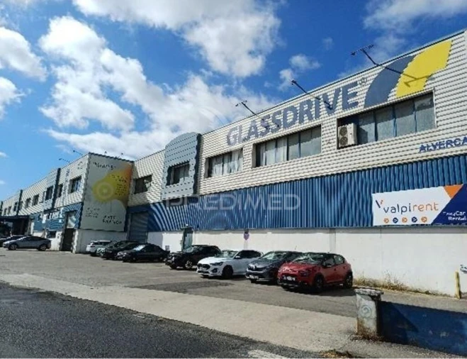 Armazém para Venda em Alverca do Ribatejo e Sobralinho Foto 1