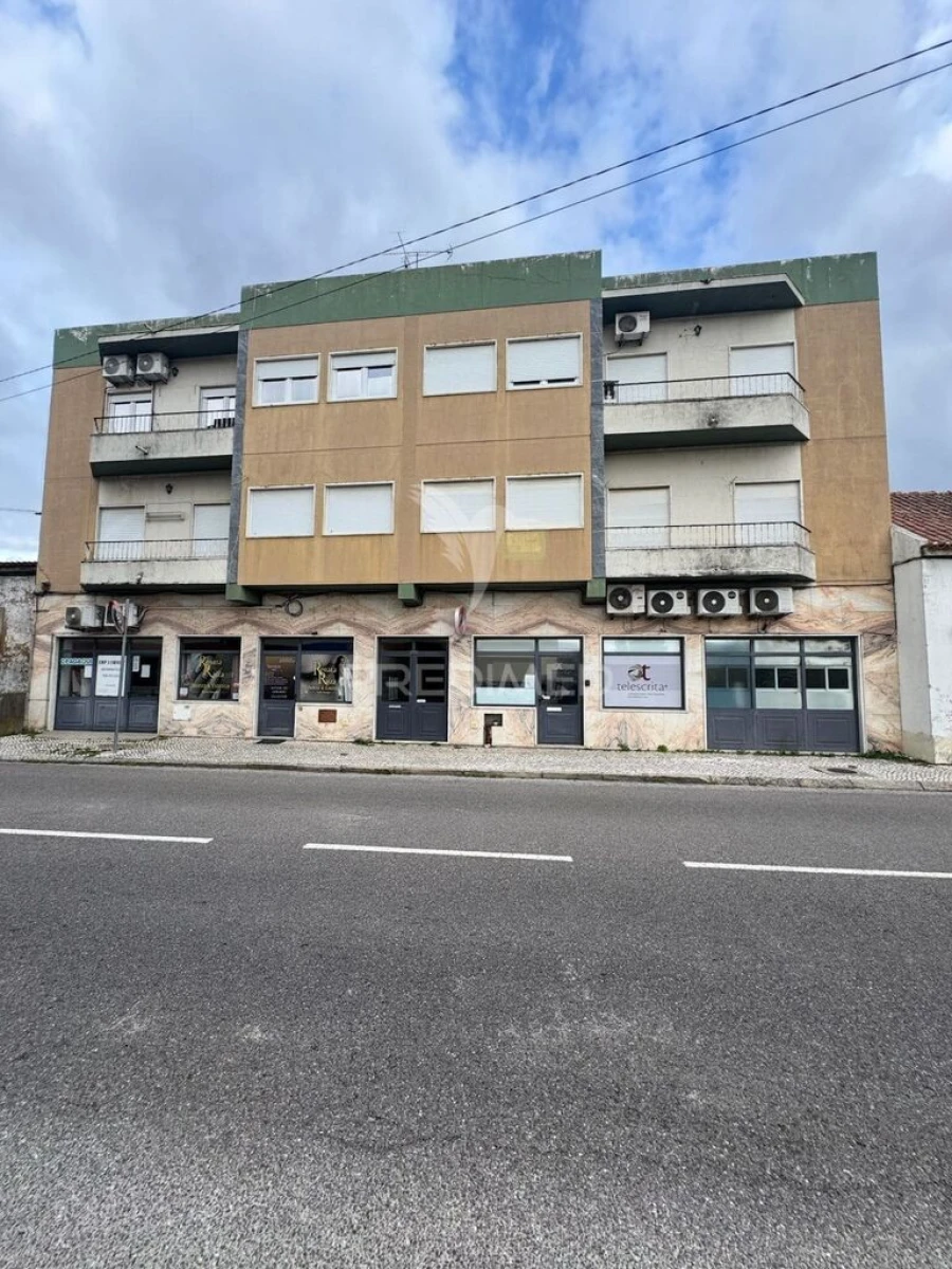 Apartamento T3 para Venda em São Miguel do Rio Torto e Rossio Ao Sul do Tejo Foto 1