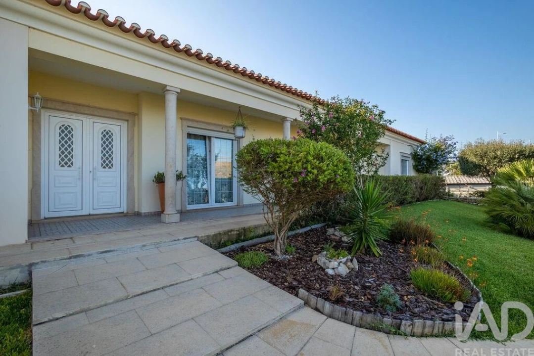 Moradia T5 para Venda em São Martinho do Porto Foto 34