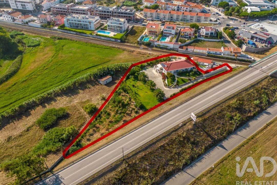 Moradia T5 para Venda em São Martinho do Porto Foto 4