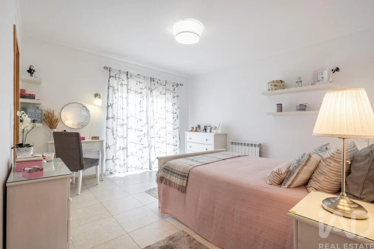 Moradia T5 para Venda em São Martinho do Porto Foto 37