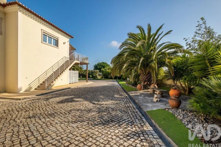 Moradia T5 para Venda em São Martinho do Porto Foto 5