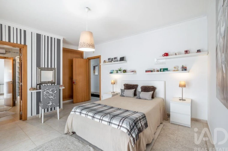 Moradia T5 para Venda em São Martinho do Porto Foto 13