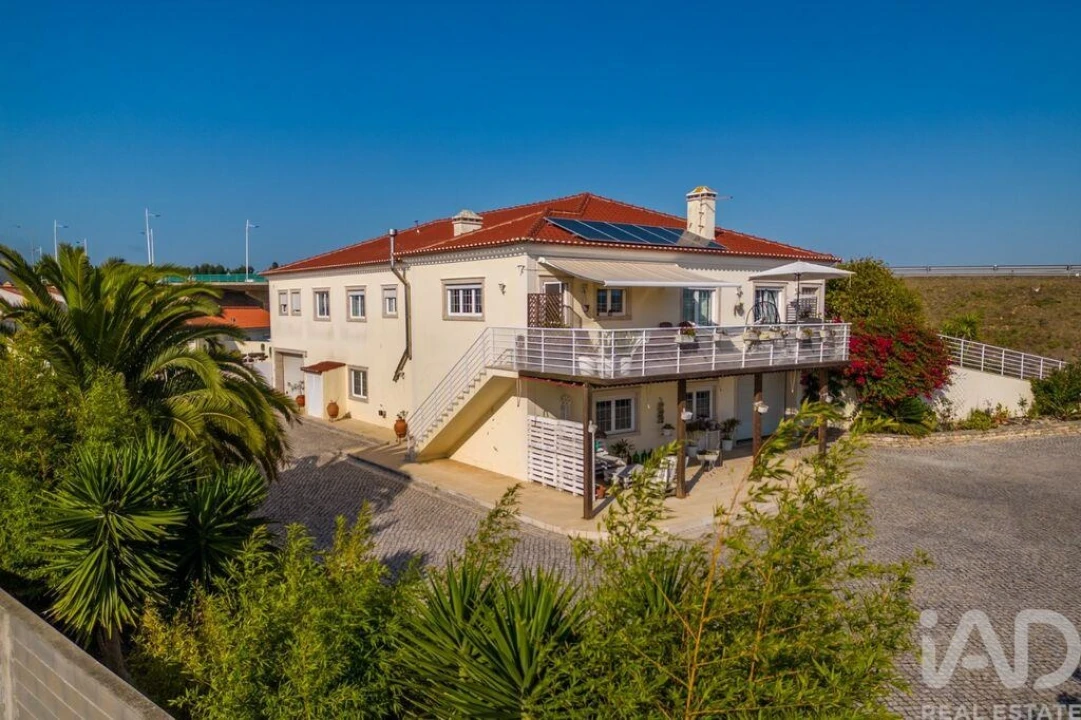 Moradia T5 para Venda em São Martinho do Porto Foto 7