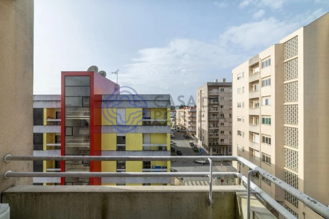 Apartamento T2 para Venda em Cidade da Maia Foto 24