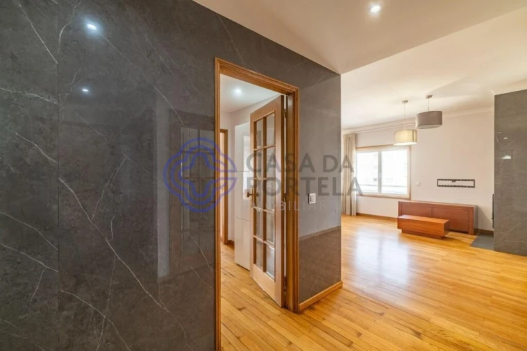 Apartamento T2 para Venda em Cidade da Maia Foto 2