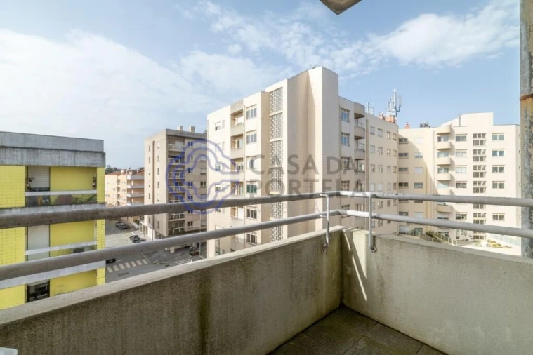 Apartamento T2 para Venda em Cidade da Maia Foto 23