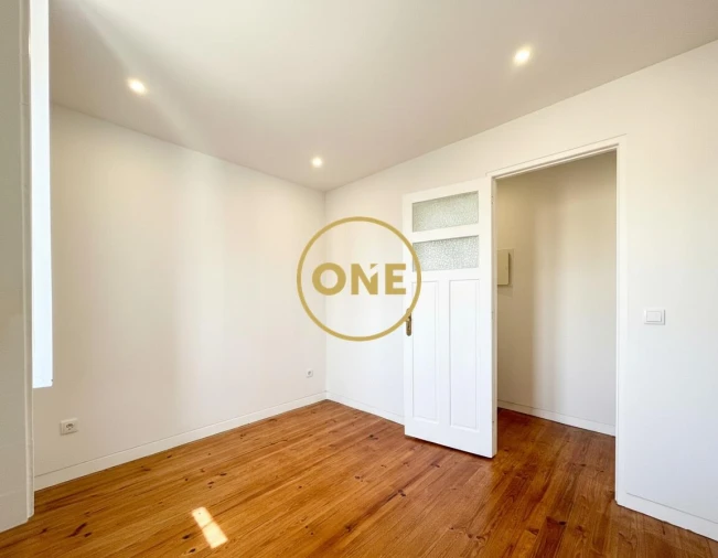 Apartamento T2 para Venda em Mafamude e Vilar do Paraíso Foto 10