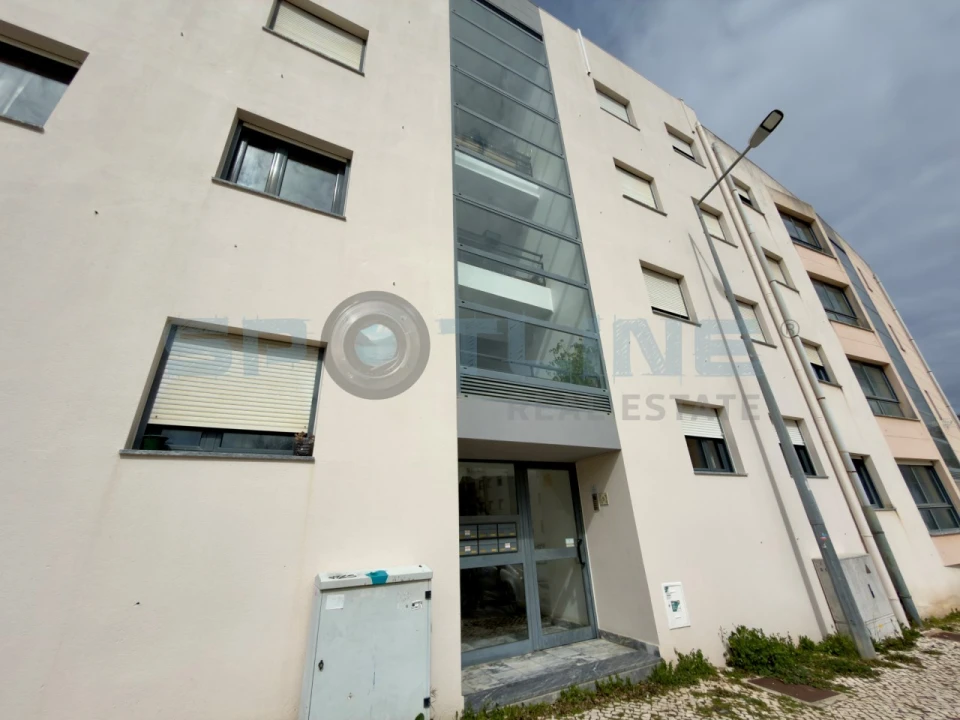 Apartamento T2 para Arrendamento em Lagos (São Sebastião e Santa Maria) Foto 1