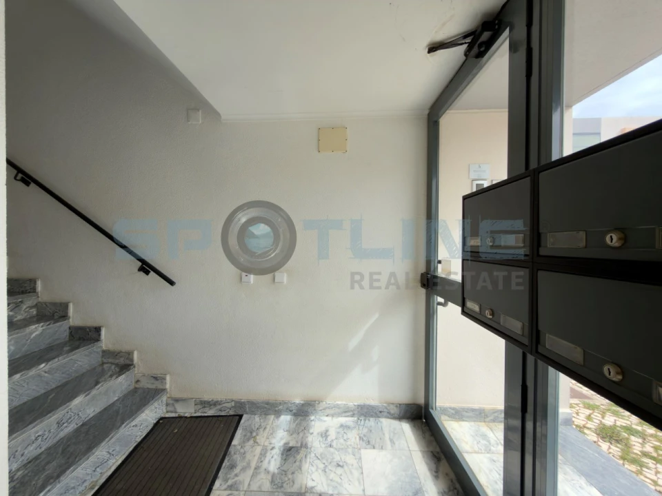 Apartamento T2 para Arrendamento em Lagos (São Sebastião e Santa Maria) Foto 2