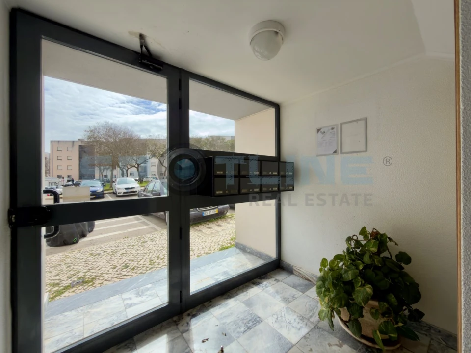 Apartamento T2 para Arrendamento em Lagos (São Sebastião e Santa Maria) Foto 3