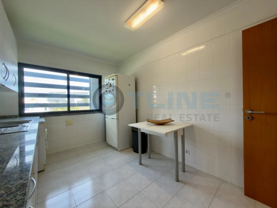 Apartamento T2 para Arrendamento em Lagos (São Sebastião e Santa Maria) Foto 23