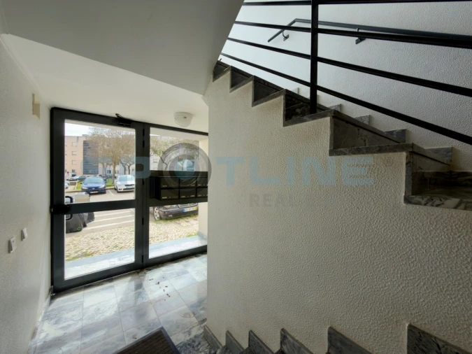 Apartamento T2 para Arrendamento em Lagos (São Sebastião e Santa Maria) Foto 5