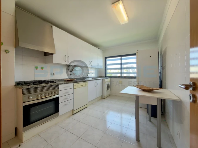 Apartamento T2 para Arrendamento em Lagos (São Sebastião e Santa Maria) Foto 19