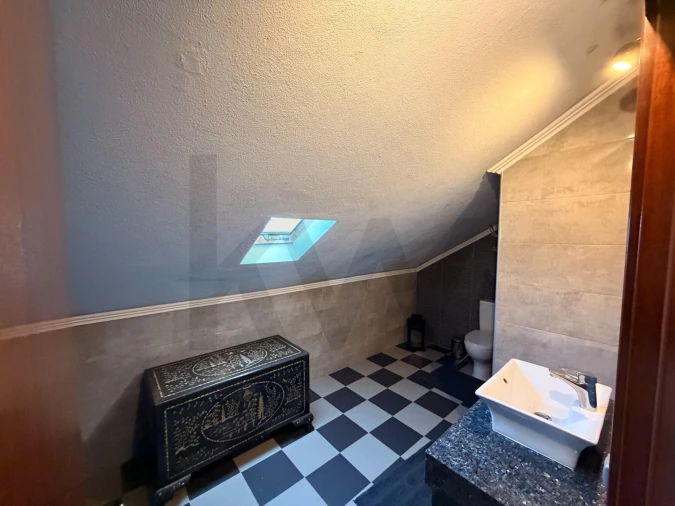 Moradia T5 para Venda em Porto Salvo Foto 36