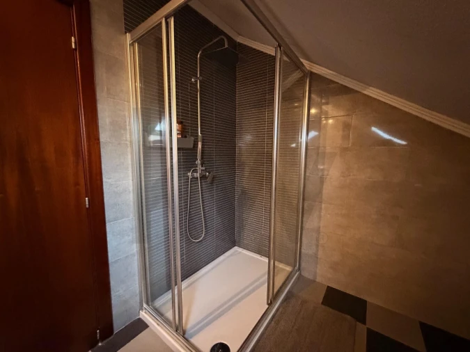 Moradia T5 para Venda em Porto Salvo Foto 37