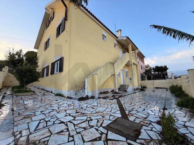 Moradia T5 para Venda em Porto Salvo Foto 10