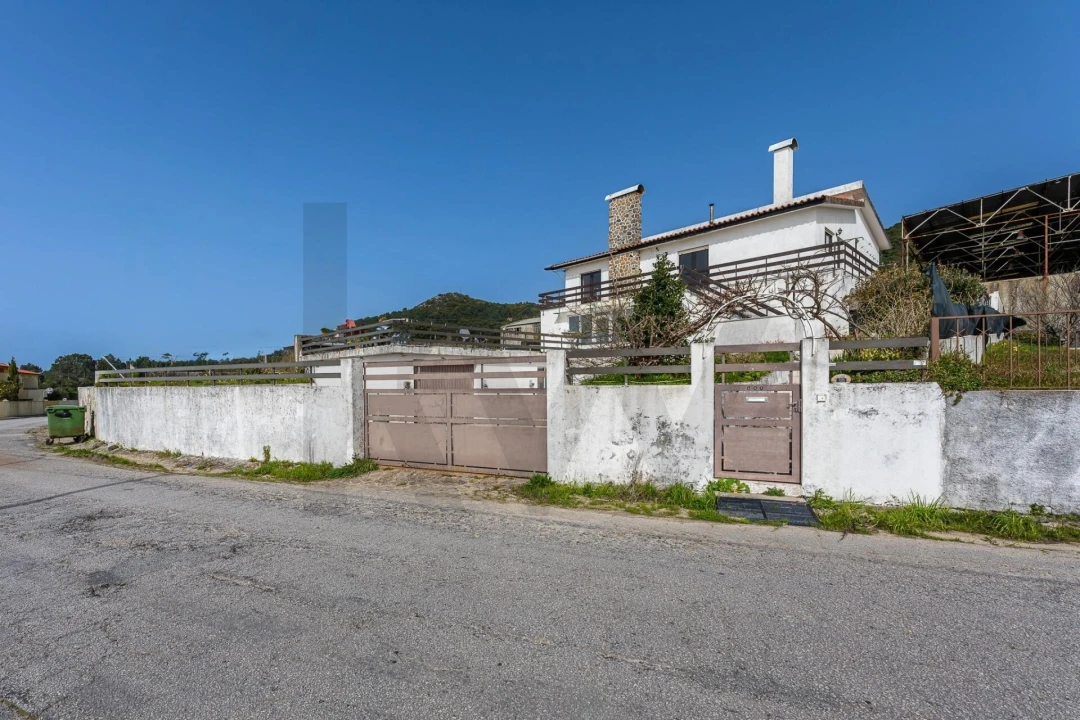 Moradia T6 para Venda em Vila Praia de Ancora Foto 3