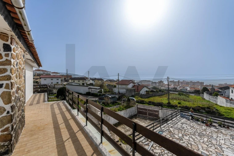 Moradia T6 para Venda em Vila Praia de Ancora Foto 6