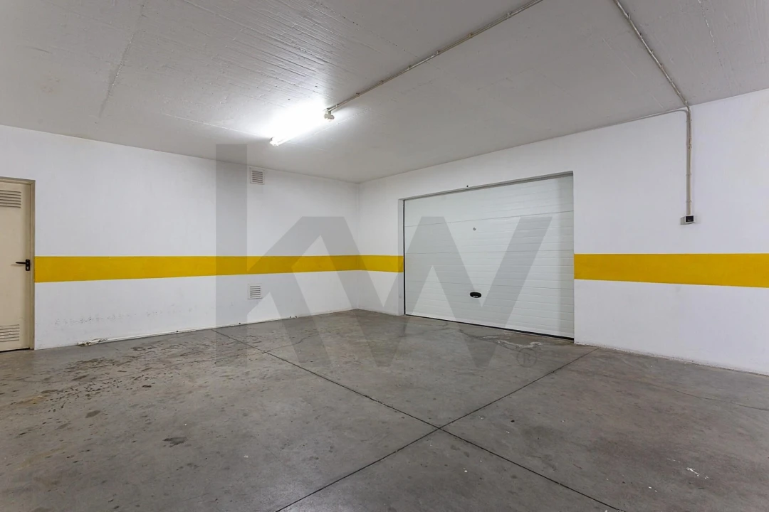 Apartamento T1 para Arrendamento em São Domingos de Rana Foto 21