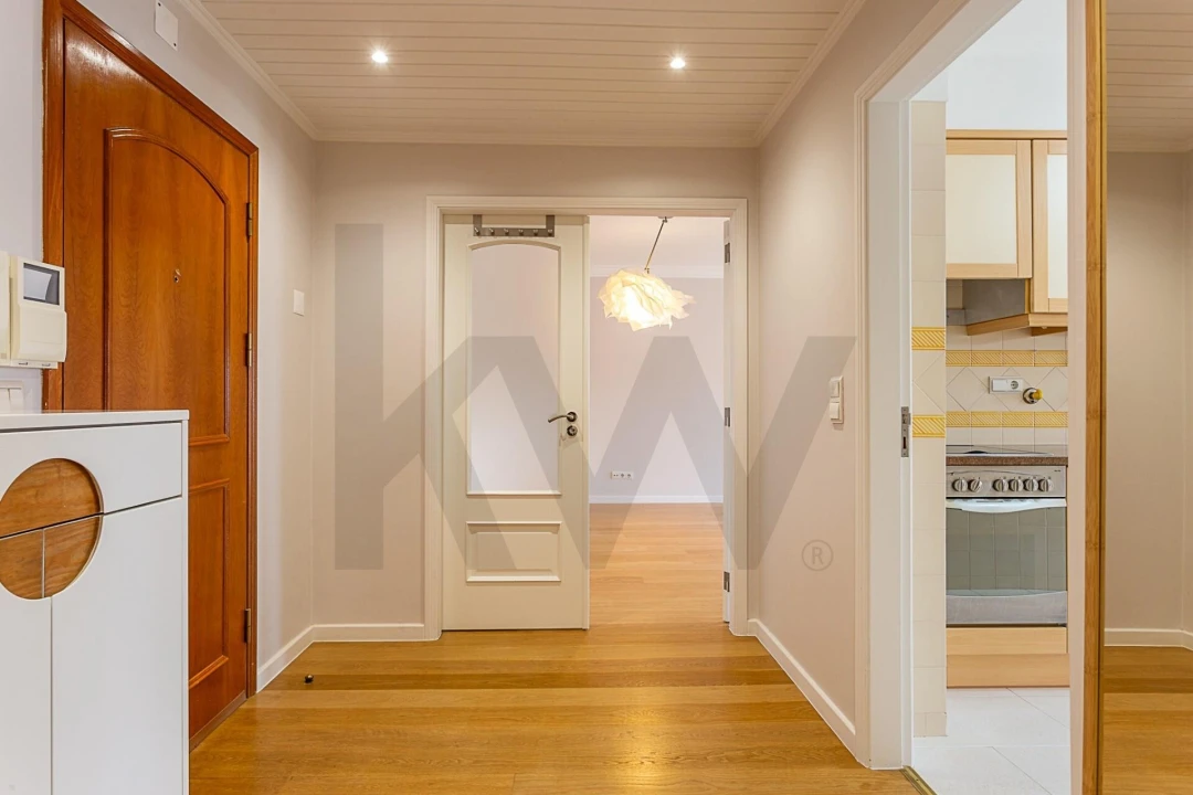 Apartamento T1 para Arrendamento em São Domingos de Rana Foto 7