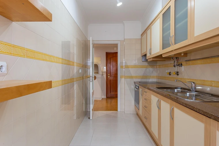 Apartamento T1 para Arrendamento em São Domingos de Rana Foto 18