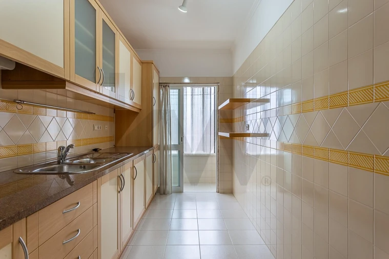 Apartamento T1 para Arrendamento em São Domingos de Rana Foto 16