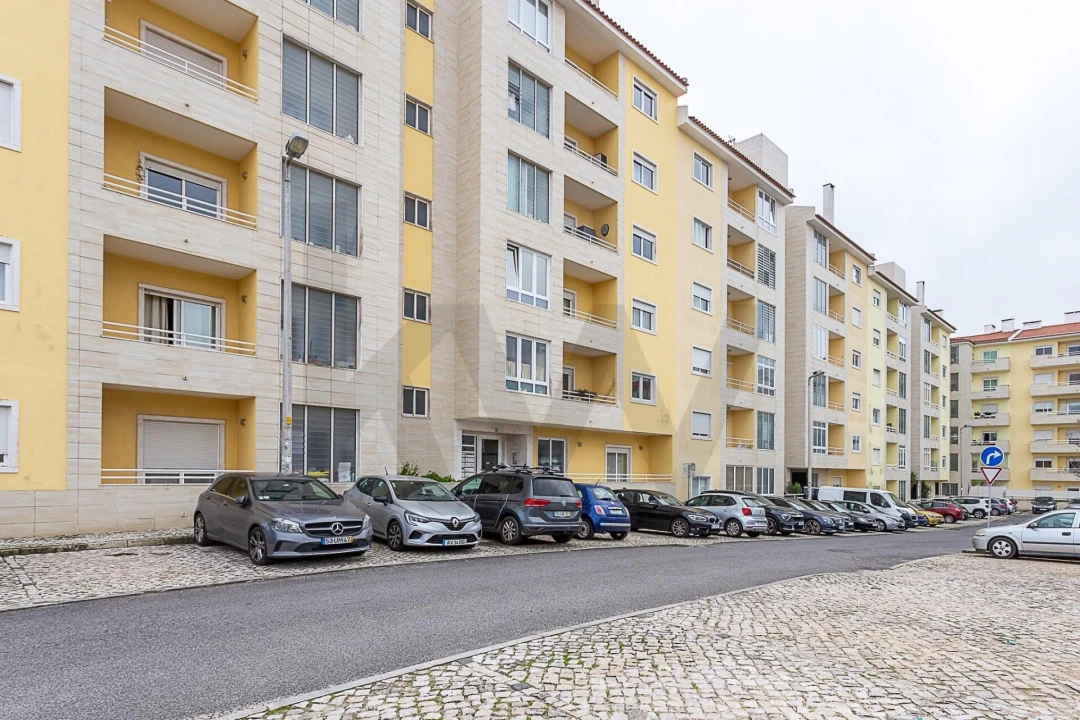 Apartamento T1 para Arrendamento em São Domingos de Rana Foto 20