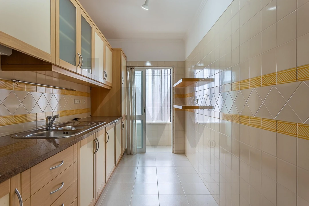 Apartamento T1 para Arrendamento em São Domingos de Rana Foto 16