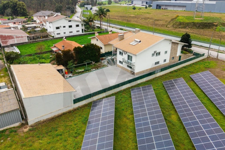 Moradia T3 para Venda em O. Azeméis, Riba-Ul, Ul, Macinhata Seixa, Madail Foto 7