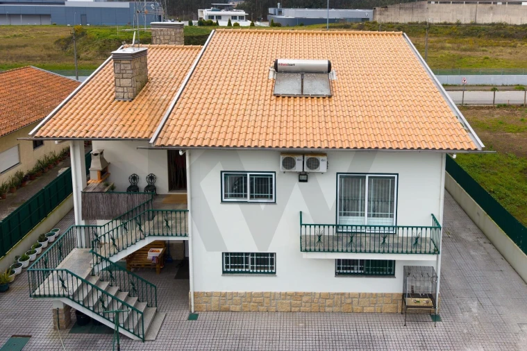 Moradia T3 para Venda em O. Azeméis, Riba-Ul, Ul, Macinhata Seixa, Madail Foto 8