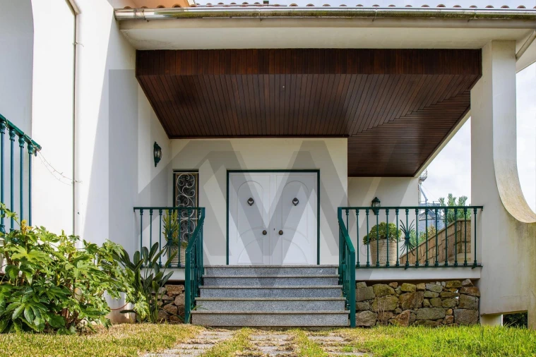 Moradia T3 para Venda em O. Azeméis, Riba-Ul, Ul, Macinhata Seixa, Madail Foto 5