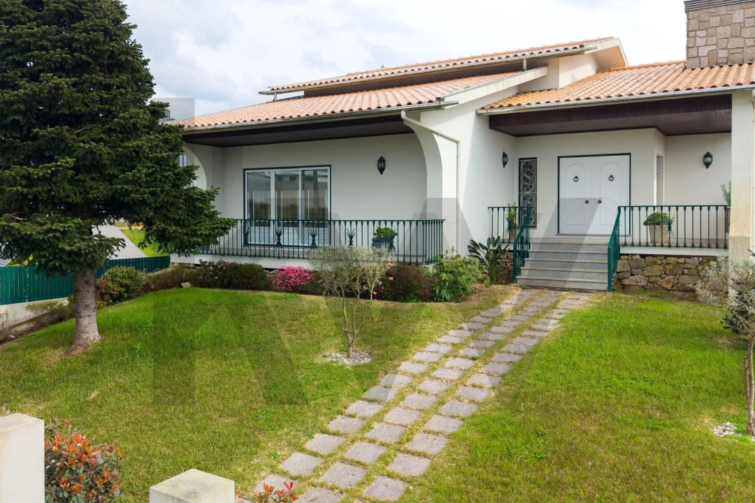 Moradia T3 para Venda em O. Azeméis, Riba-Ul, Ul, Macinhata Seixa, Madail Foto 1