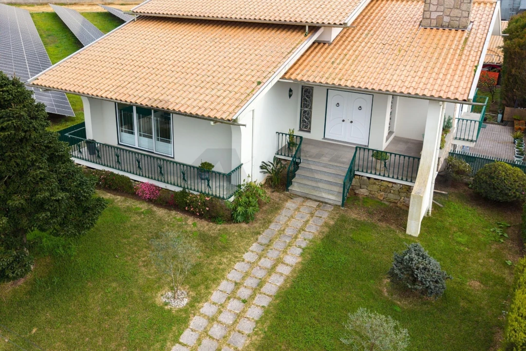 Moradia T3 para Venda em O. Azeméis, Riba-Ul, Ul, Macinhata Seixa, Madail Foto 2