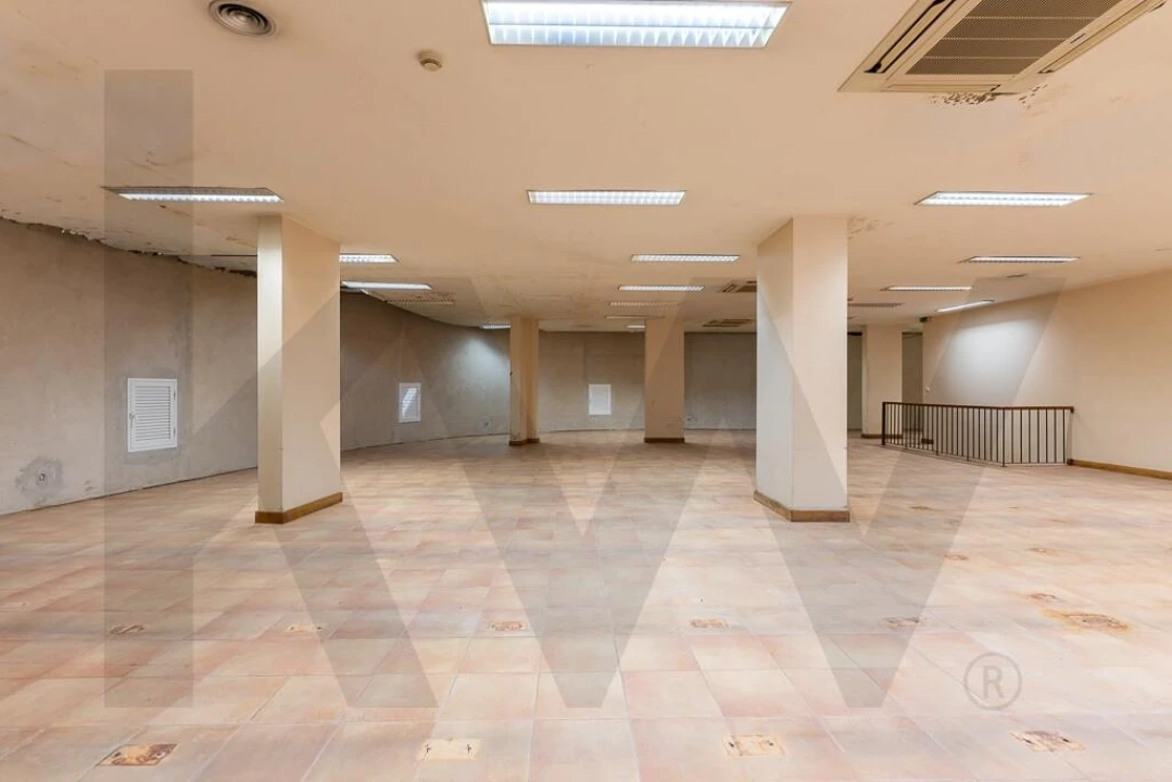 Armazém para Venda em Funchal (Santa Luzia) Foto 2