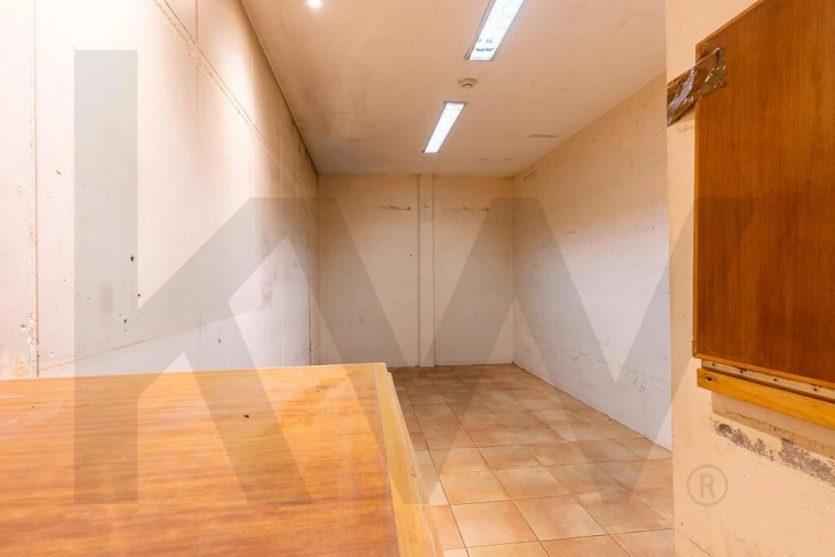 Armazém para Venda em Funchal (Santa Luzia) Foto 15