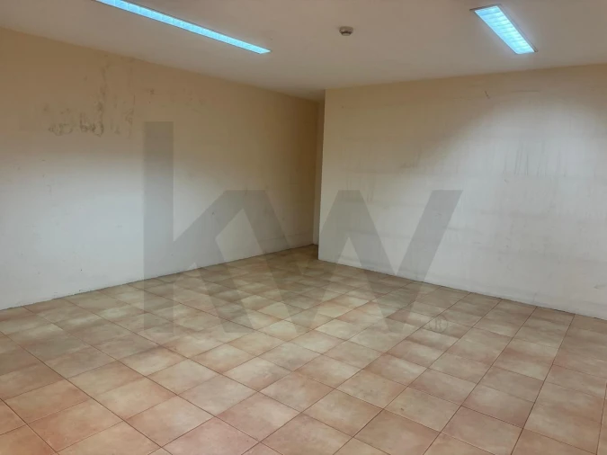 Armazém para Venda em Funchal (Santa Luzia) Foto 14