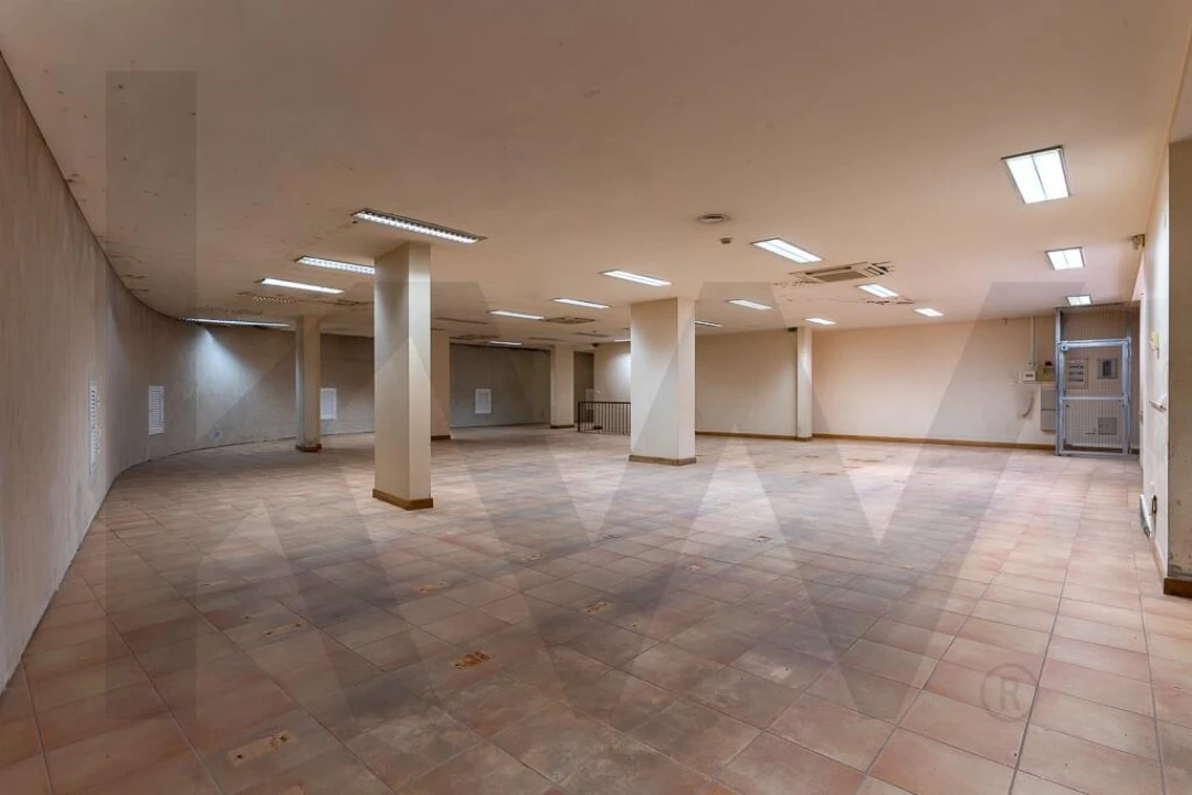 Armazém para Venda em Funchal (Santa Luzia) Foto 6