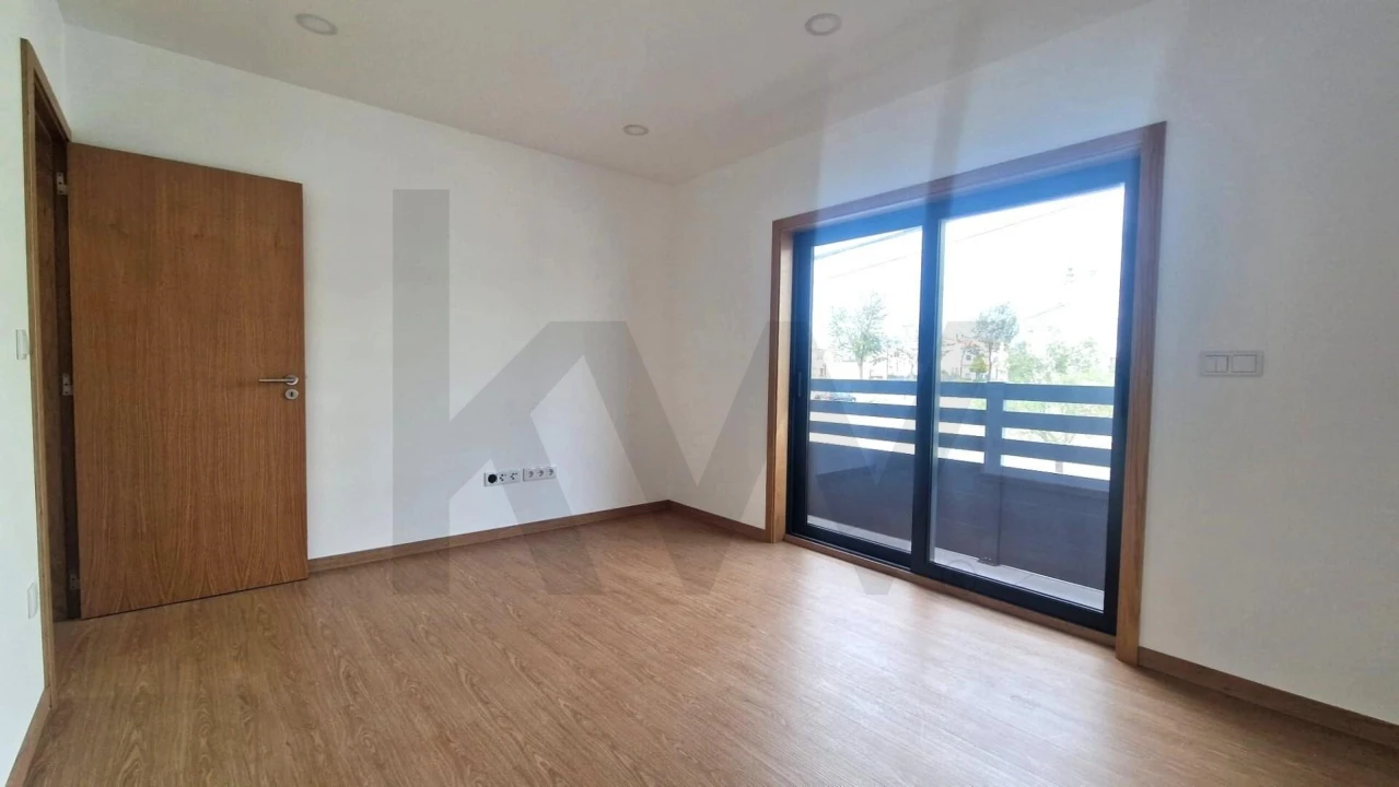 Apartamento T2 para Arrendamento em Aradas Foto 1