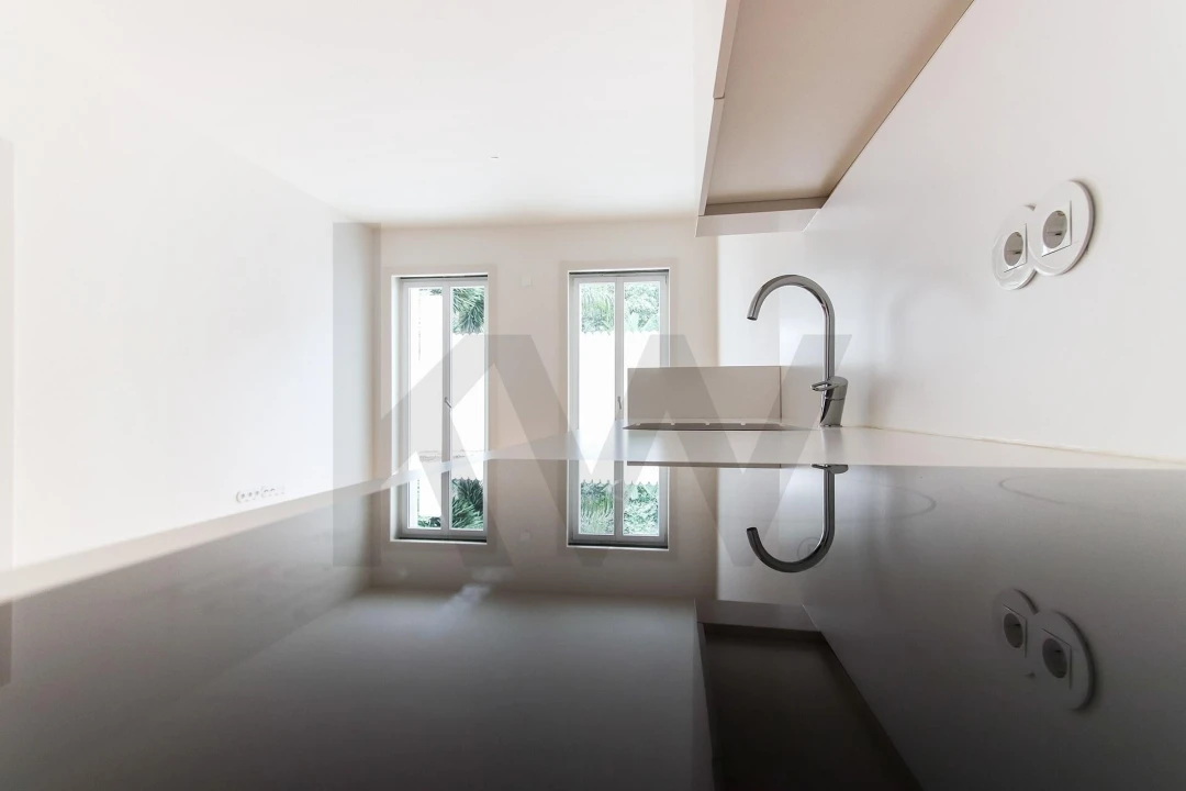 Apartamento T2 para Arrendamento em Campo de Ourique Foto 13