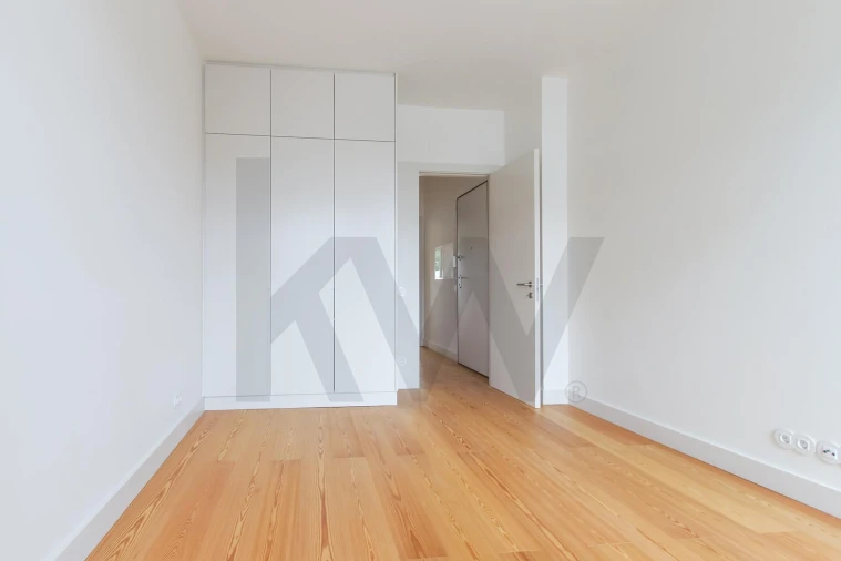 Apartamento T2 para Arrendamento em Campo de Ourique Foto 4