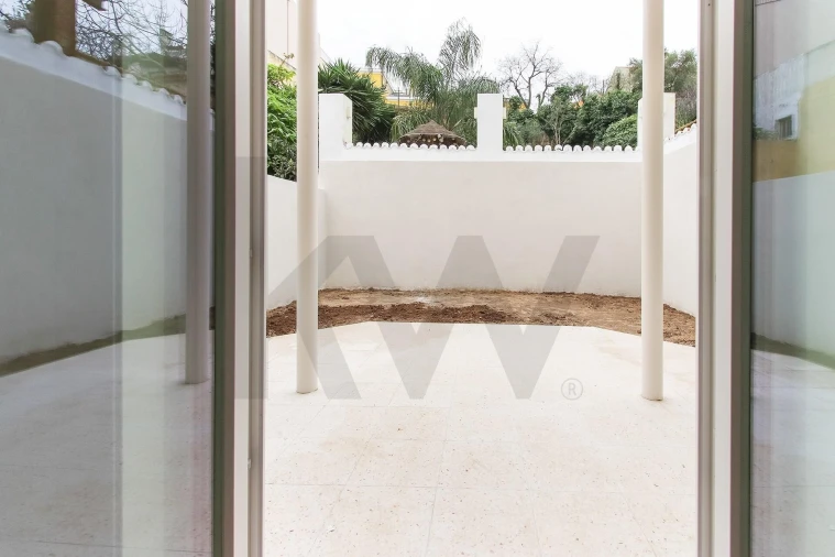 Apartamento T2 para Arrendamento em Campo de Ourique Foto 10