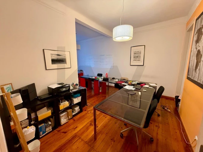 Apartamento T5 para Venda em Avenidas Novas Foto 5
