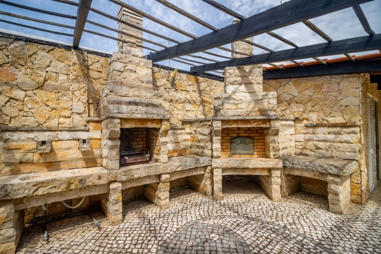 Moradia T4 para Venda em Fernao Ferro Foto 6