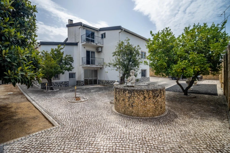 Moradia T4 para Venda em Fernao Ferro Foto 3